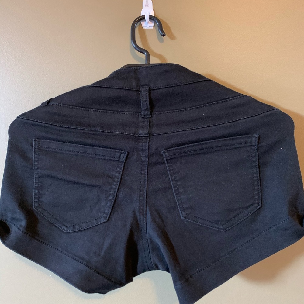 Shorts - Picture 2 of 3